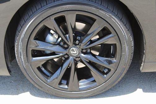 2023 Lexus ES 300h F SPORT Handling