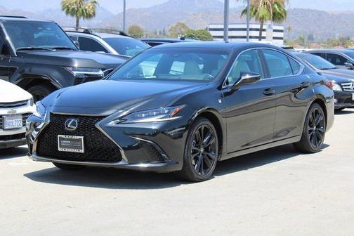 2023 Lexus ES 300h F SPORT Handling