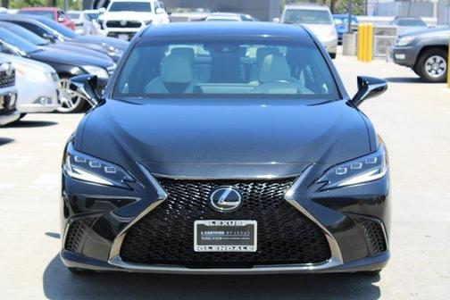 2023 Lexus ES 300h F SPORT Handling