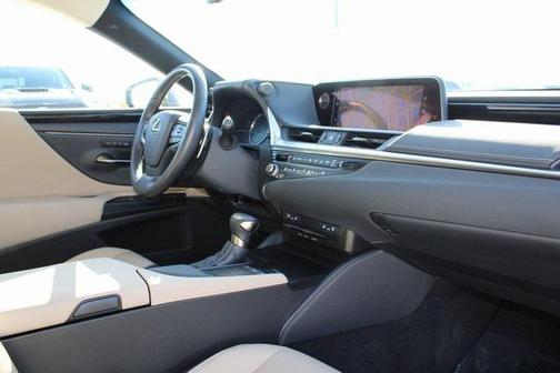 2021 Lexus ES 300h Base