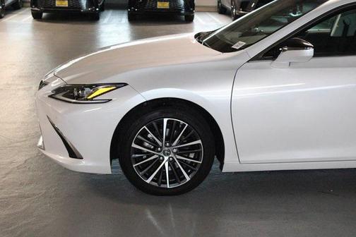 2023 Lexus ES 350 Base