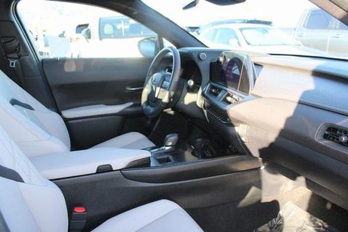 2025 Lexus UX 300h Base
