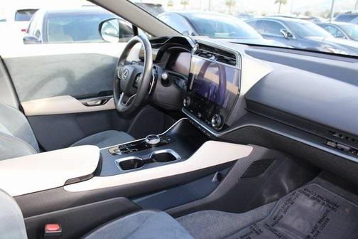 2023 Lexus RZ 450e Luxury