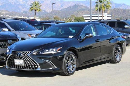 2025 Lexus ES 300h Luxury