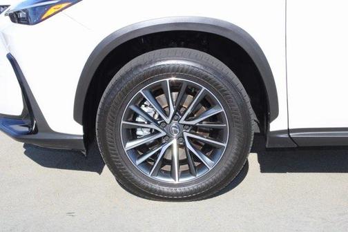 2025 Lexus NX 350h Premium