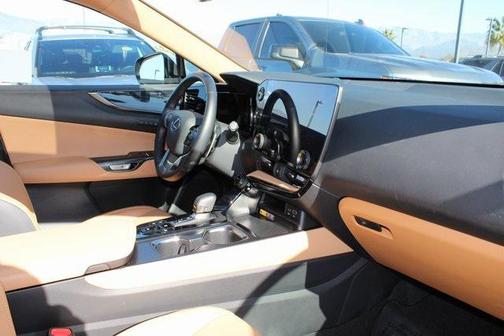 2025 Lexus NX 350h Premium