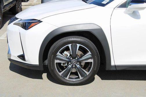 2025 Lexus UX 300h Base