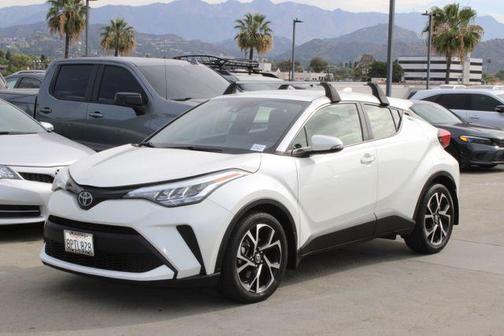 Blizzard Pearl 2020 Toyota C-HR XLE