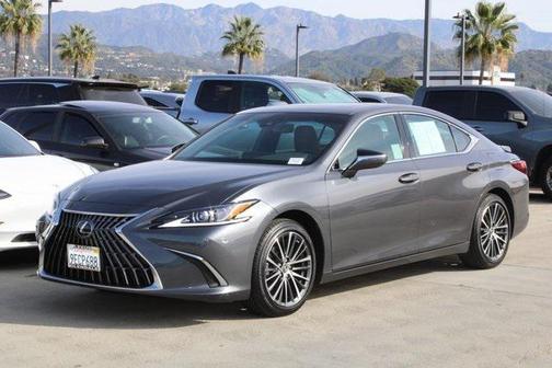 2023 Lexus ES 300h Base