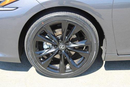 2024 Lexus ES 300h F SPORT Handling