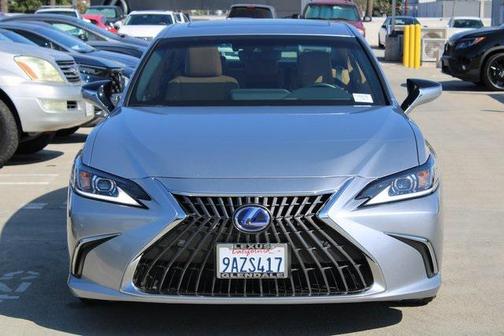 2022 Lexus ES 300h Base