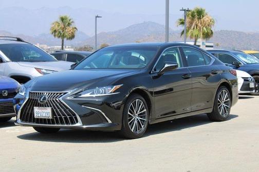 2025 Lexus ES 300h Base