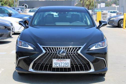 2025 Lexus ES 300h Base