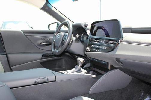 2025 Lexus ES 300h Base
