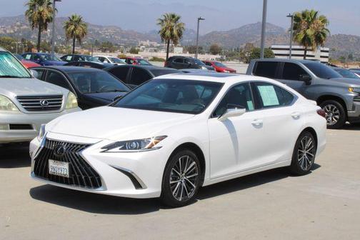 Eminent White Pearl 2024 Lexus ES 300h Base