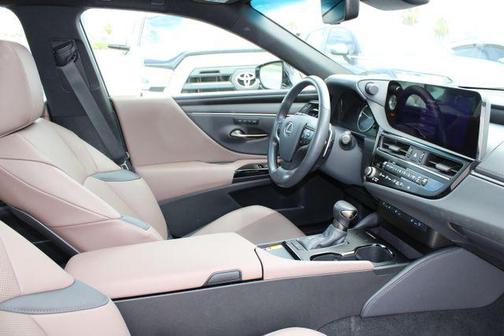 Eminent White Pearl 2025 Lexus ES 350 Base