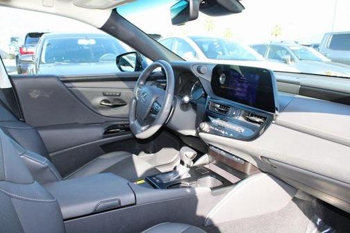 2023 Lexus ES 300h Base