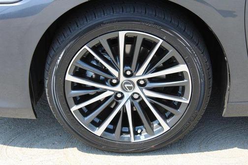 2024 Lexus ES 300h Base