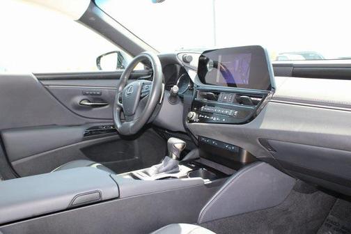 2024 Lexus ES 300h Base