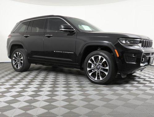 2022 Jeep Grand Cherokee Overland 4x2