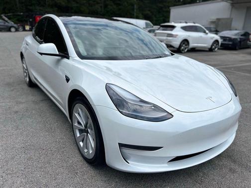Pearl White Multi-Coat 2023 Tesla Model 3 Long Range