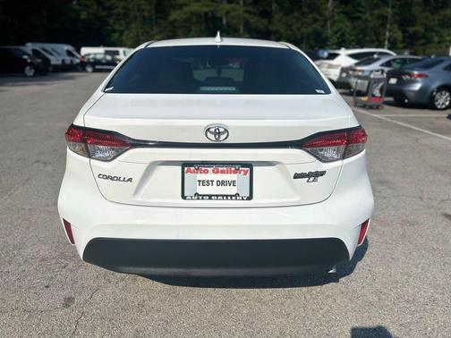 Ice Cap 2024 Toyota Corolla LE