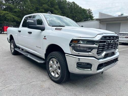 Bright White Clearcoat 2025 RAM 2500 Big Horn Crew Cab 4x4 6'4' Box
