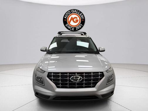 Shimmering Silver 2025 Hyundai VENUE SEL