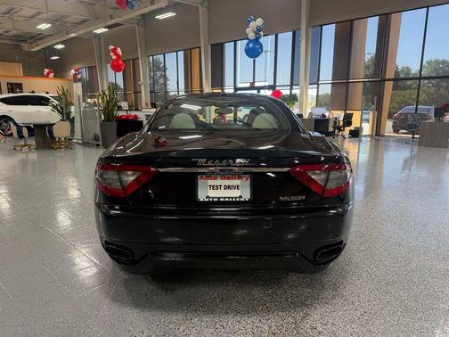 Black 2013 Maserati GranTurismo Sport