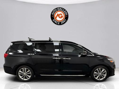 Aurora Black 2018 Kia Sedona SX