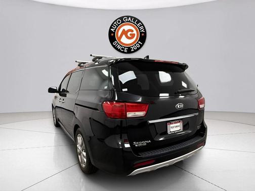 Aurora Black 2018 Kia Sedona SX
