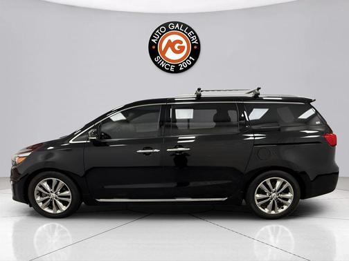 Aurora Black 2018 Kia Sedona SX