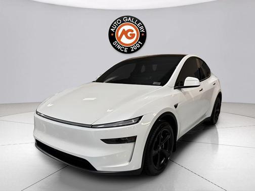Pearl White 2026 Tesla Model Y Premium Rear-Wheel Drive