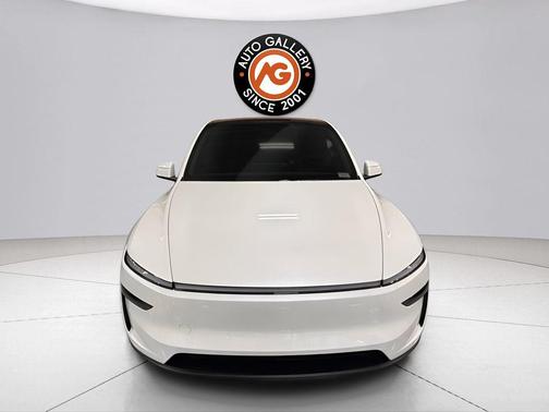Pearl White 2026 Tesla Model Y Premium Rear-Wheel Drive