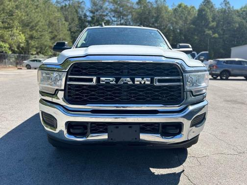 Bright White Clearcoat 2020 RAM 3500 Tradesman Crew Cab 4x4 8' Box