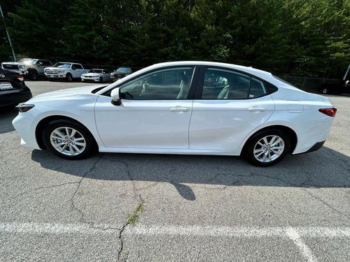 Ice Cap 2025 Toyota Camry LE