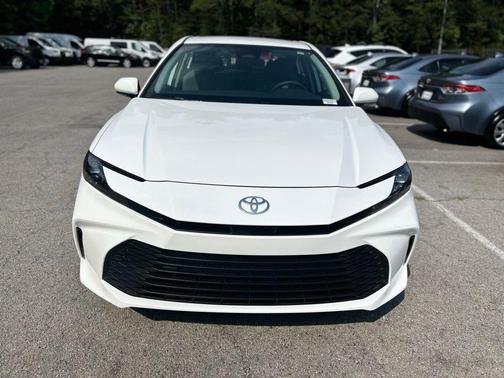 Ice Cap 2025 Toyota Camry LE