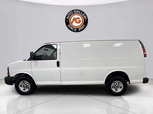 Summit White 2011 GMC Savana 2500 Work Van