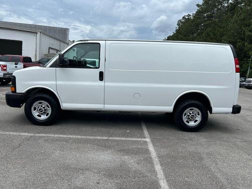 Summit White 2011 GMC Savana 2500 Work Van