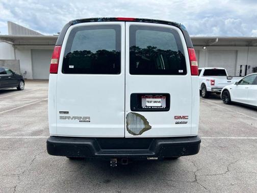 Summit White 2011 GMC Savana 2500 Work Van