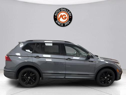 Platinum Gray Metallic 2023 Volkswagen Tiguan 2.0T SE R-Line Black