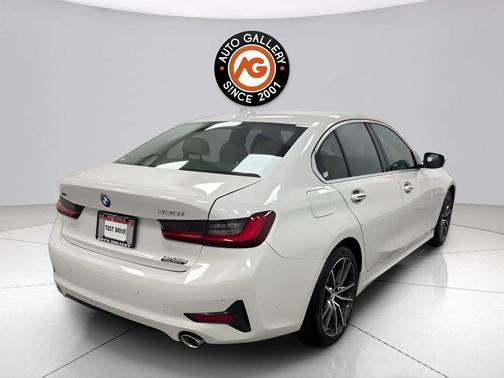 Mineral White Metallic 2022 BMW 330 xDrive