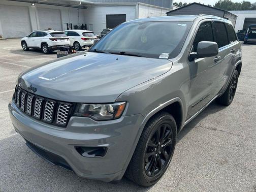 Sting-Gray Clearcoat 2020 Jeep Grand Cherokee Altitude
