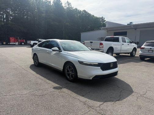 Platinum White Pearl 2024 Honda Accord EX