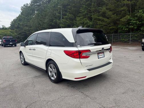 White Diamond Pearl 2018 Honda Odyssey EX-L