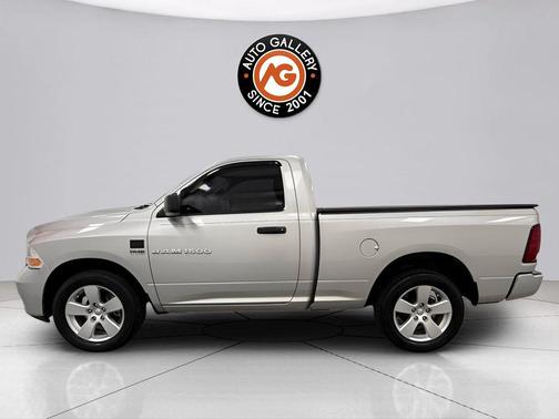 Bright Silver Metallic Clearcoat 2012 RAM 1500 ST