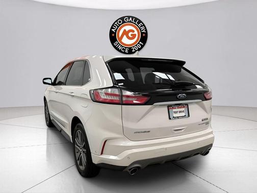 WHITE PLATINUM MET TRI-COAT 2019 Ford Edge Titanium