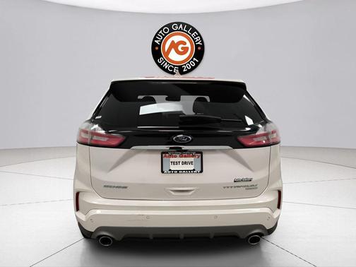 WHITE PLATINUM MET TRI-COAT 2019 Ford Edge Titanium