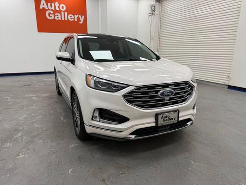 WHITE PLATINUM MET TRI-COAT 2019 Ford Edge Titanium