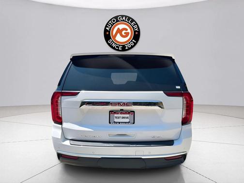 White 2021 GMC Yukon XL SLT